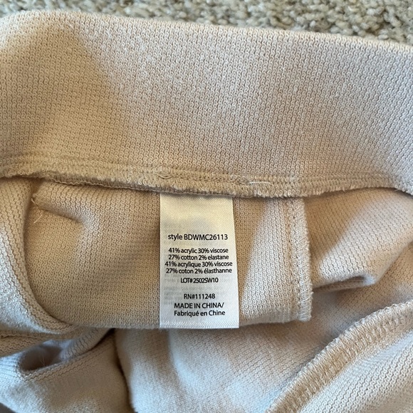 Barefoot Dreams Malibu Brushed Fleece Pajamas - Picture 12 of 12